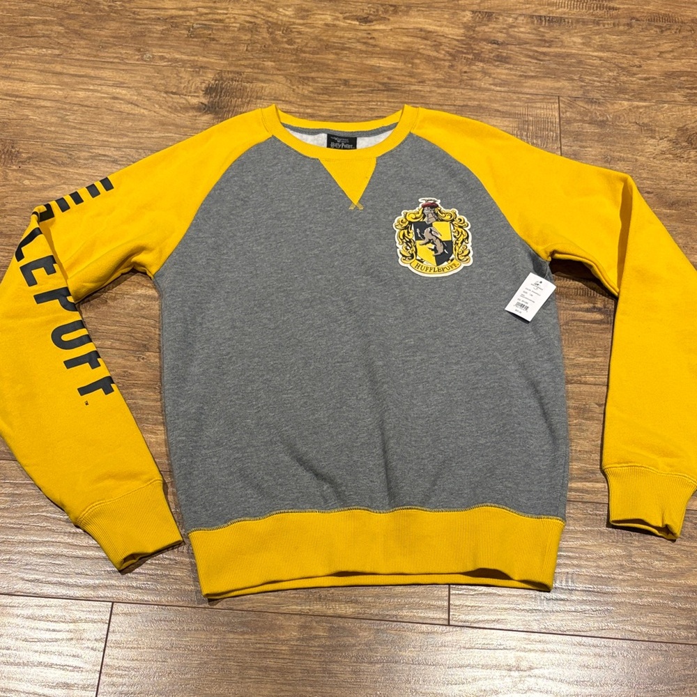 Universal Studios Harry Potter Hufflepuff Gray and Gold Crewneck Sweater